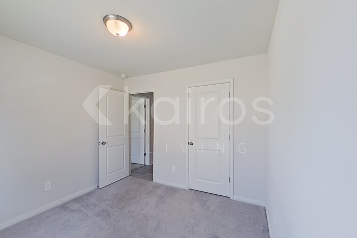 Building Photo - 236 Bluebonnet