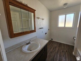 Building Photo - 215 N 400 W