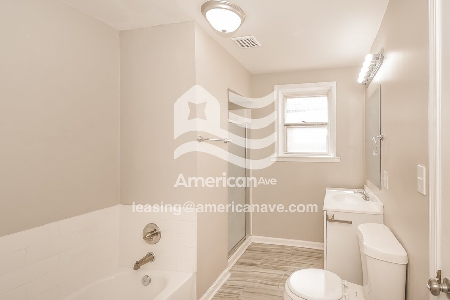 Building Photo - 1817 Delaware St