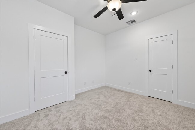 Building Photo - 15162 Post Oak Fls Dr