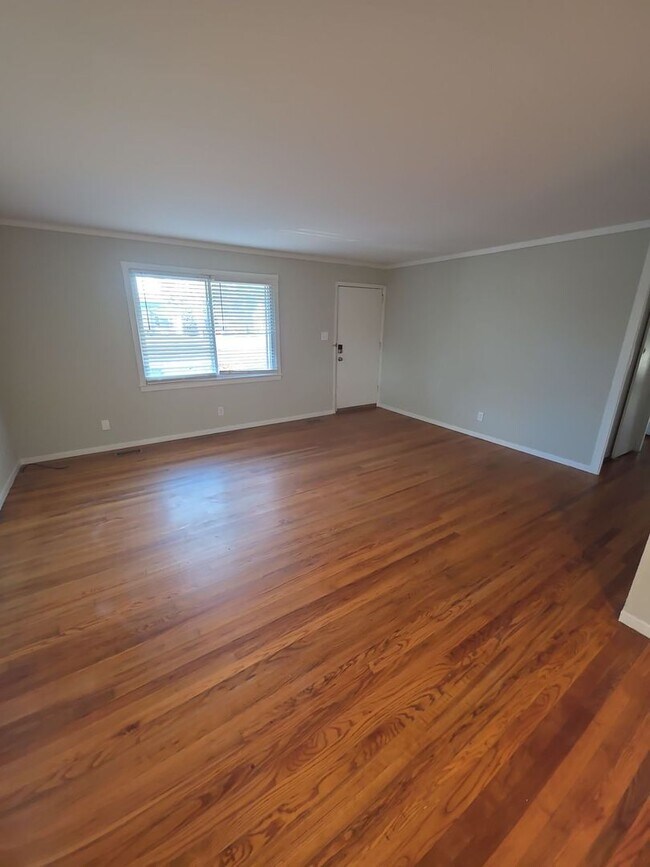 Building Photo - 3-Bedroom Single-Family Home Near TTU with Hardwood Floors and Carport