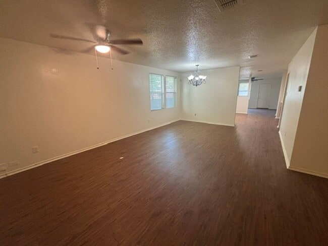 Building Photo - Beautiful Single Story Home in Eagle Mtn Saginaw Area