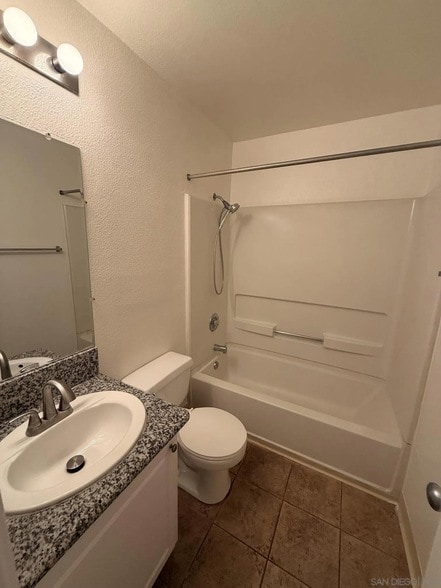 Building Photo - 7405 Charmant Dr