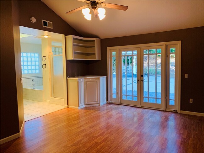 Building Photo - 23665 Meadcliff Pl