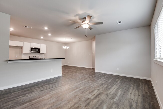 Building Photo - COMING SOON! GORGEOUS 3 BEDROOM DUPLEX LOC...