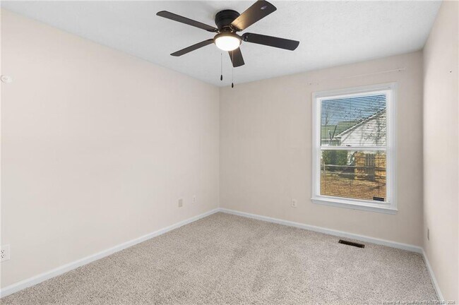 Building Photo - 166 Oakview Dr