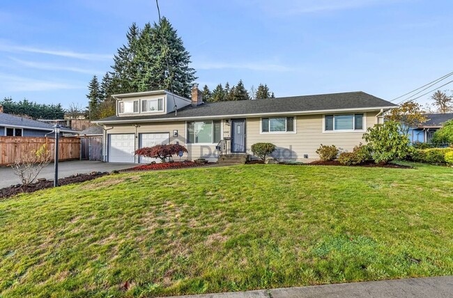 Building Photo - Beautiful Family Home in Tacoma!
