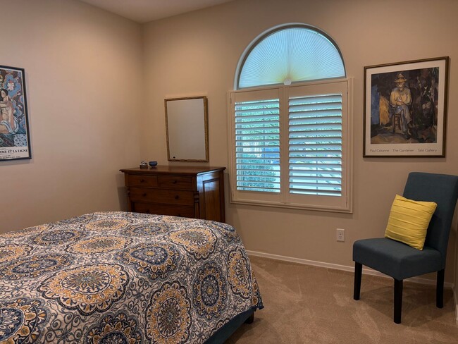Building Photo - 55+ Furnished Short Term Dove Mountain Beauty