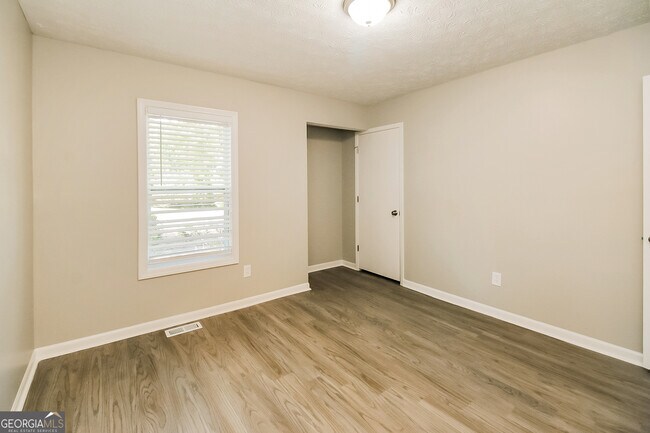 Building Photo - 100 Smokemont Dr