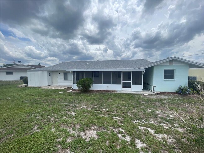 Building Photo - 701 Cypress Pl