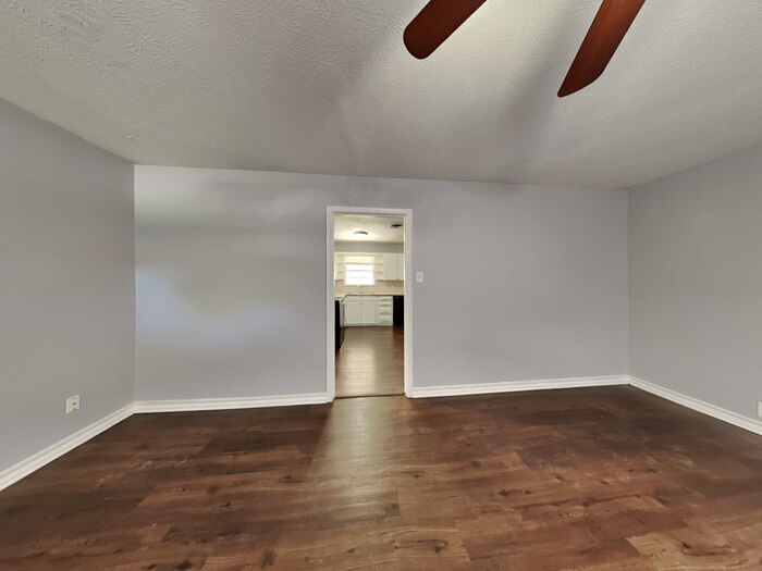Building Photo - 2126 Ridgeway St