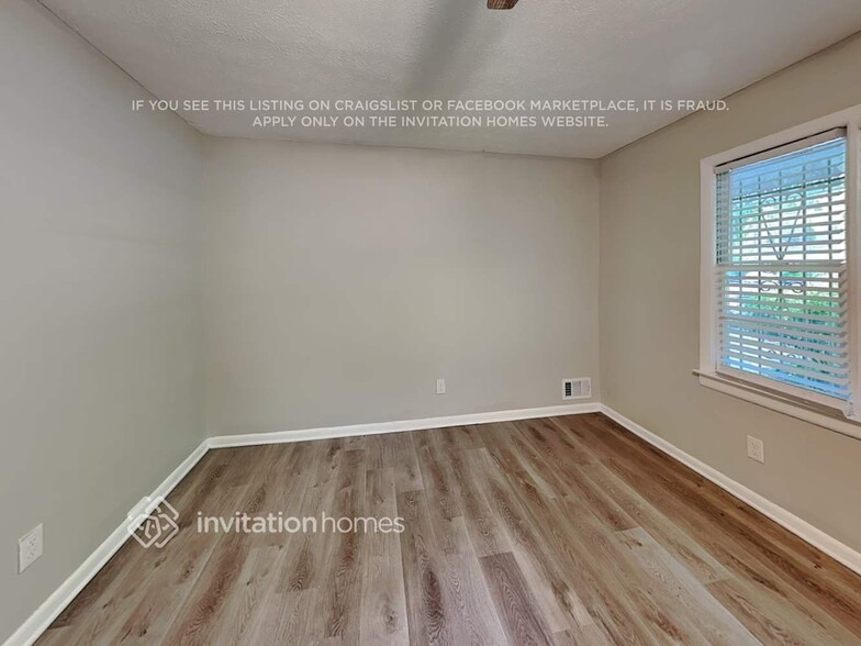 Building Photo - 2819 Collier Dr NW