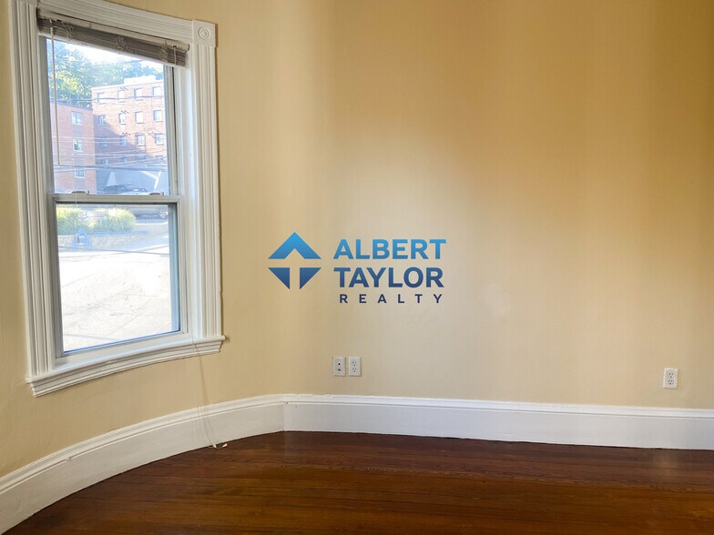 Building Photo - 19 Parker Hill Ave