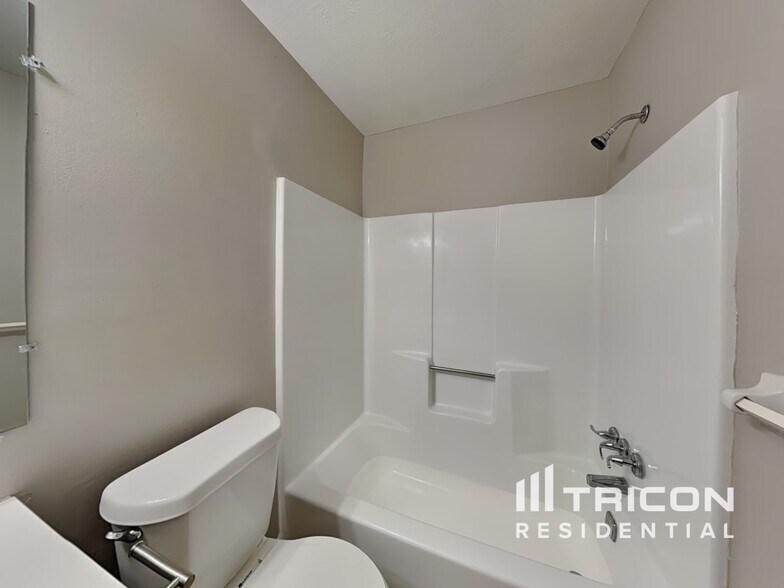 Building Photo - 4107 Sweet Water Ln