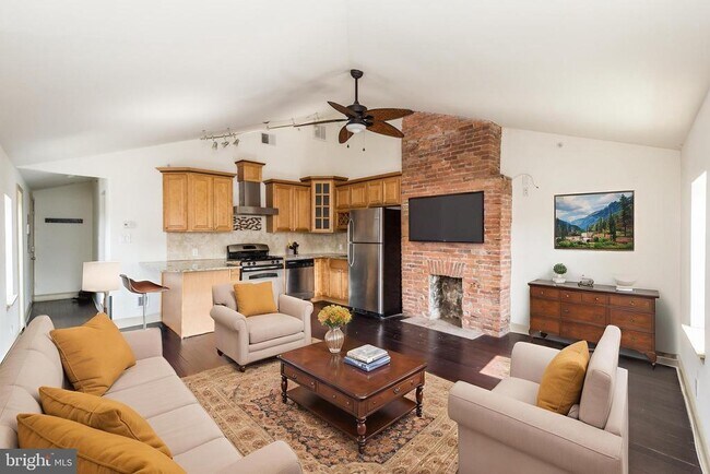 Building Photo - 1600 Frankford Ave