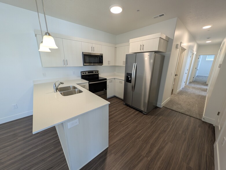 Building Photo - 3993 W Big Horn Dr