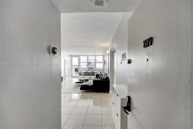 Building Photo - 3725 S Ocean Dr