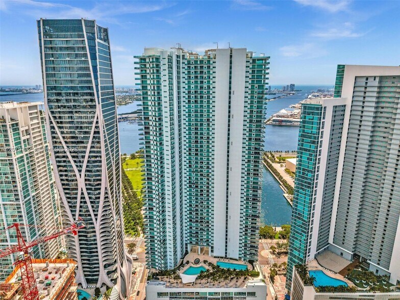 Building Photo - 900 Biscayne Blvd