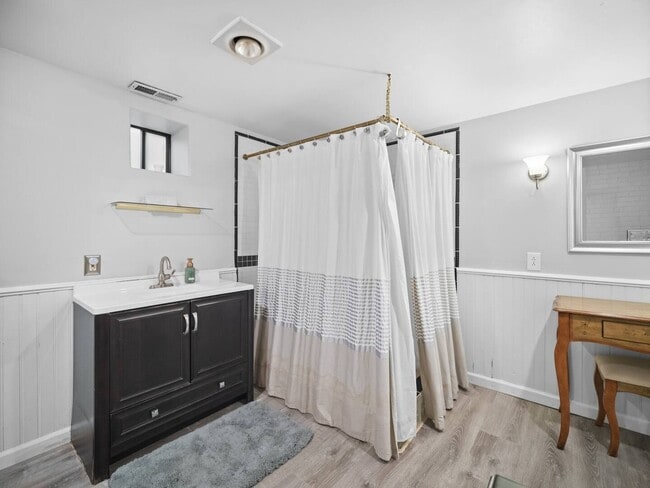 Building Photo - Charming 3-Bedroom Home in Downtown Spokane