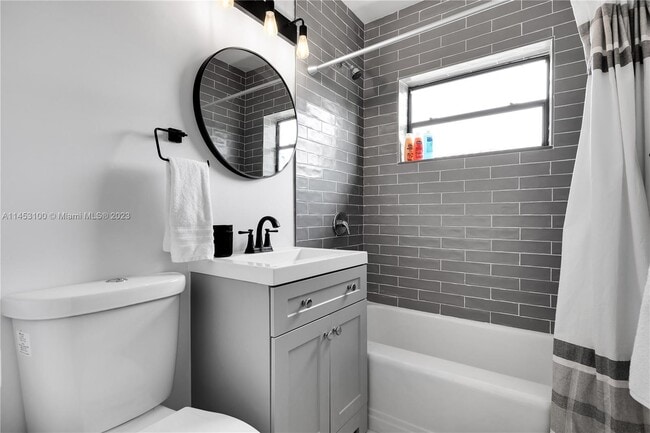 Building Photo - 1510 Normandy Dr