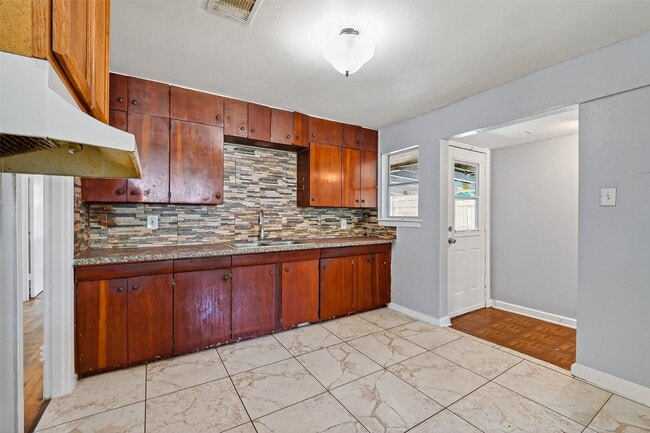 Building Photo - 3918 Tavenor Ln