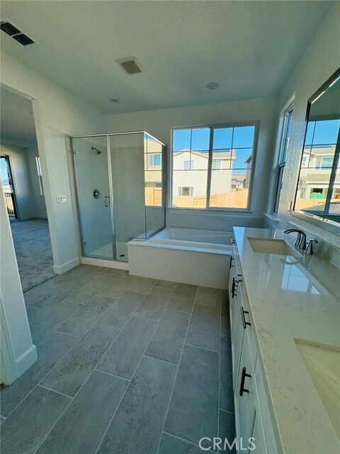 Building Photo - 5042 Brooks Cir