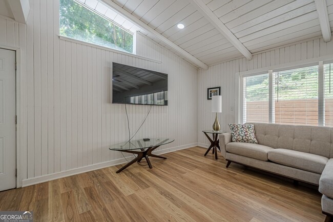 Building Photo - 2018 Bramblewood Dr NE