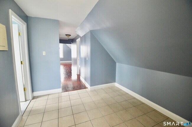 Building Photo - 32 Boston Terrace