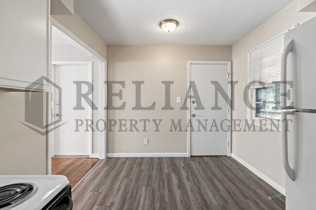 Building Photo - 4514 Vesta Dr