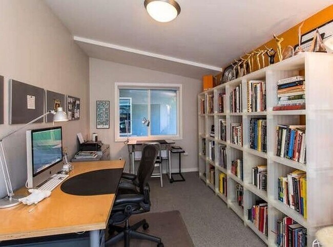 Building Photo - 4 Bed 3 Bath Home In North Boulders Catalpa Park Neighborhood!