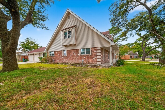 Building Photo - 4901 Burning Tree Dr