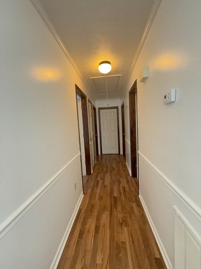 Building Photo - "Charming 3-Bedroom Sanctuary with 2 Full Baths in Prime Simpsonville Location!"