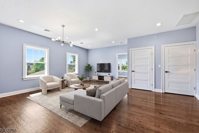 Building Photo - 55 Watchung Ave