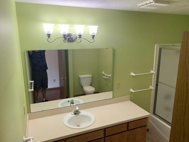 Building Photo - 2931 Cedarwood Ct SE