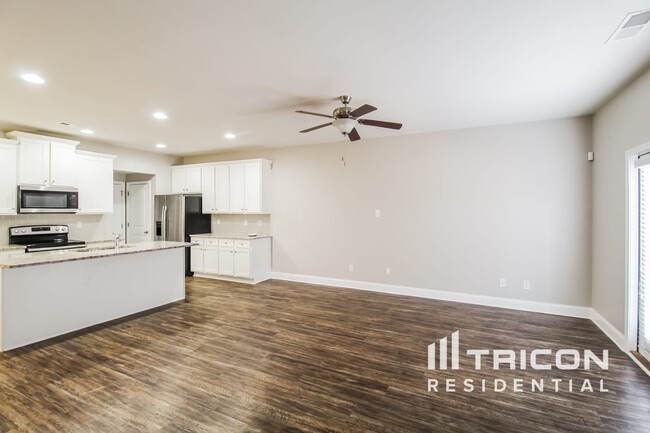 Building Photo - 489 Trickum Hill Dr