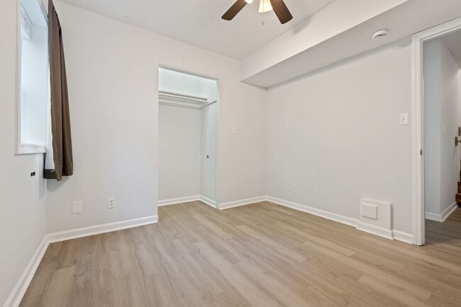 Building Photo - Nicely Remodeled 3 Bedroom House on Cul-de-Sac with Walkout Basement!