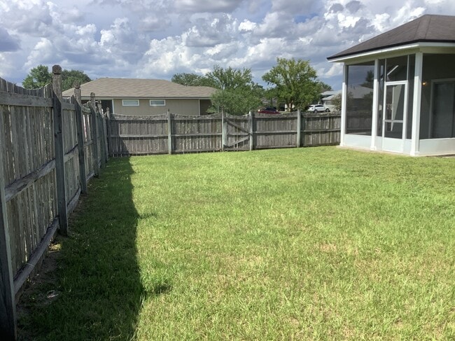 Building Photo - 3268 Volley Dr