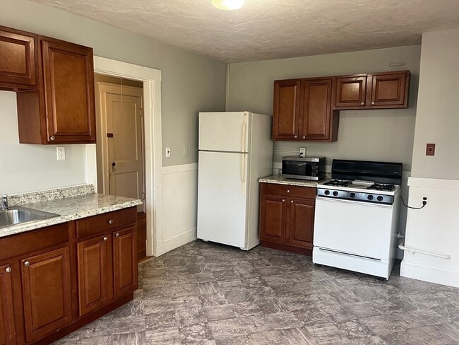 Building Photo - 14 Eddy St