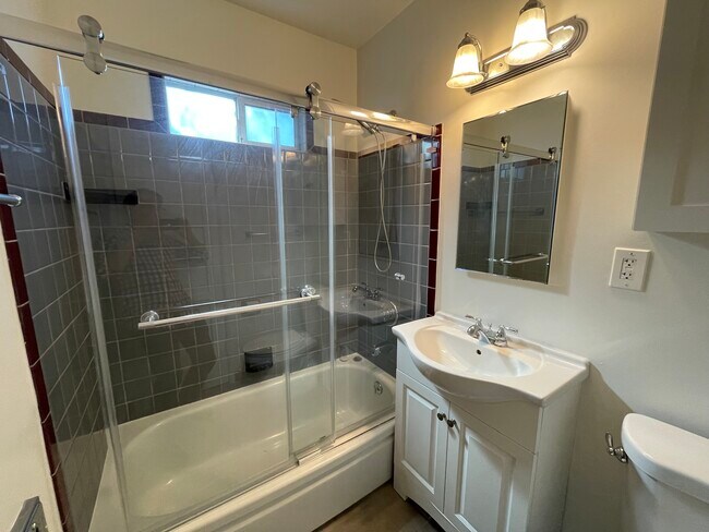 Bath - 1753 Silver Lake Blvd