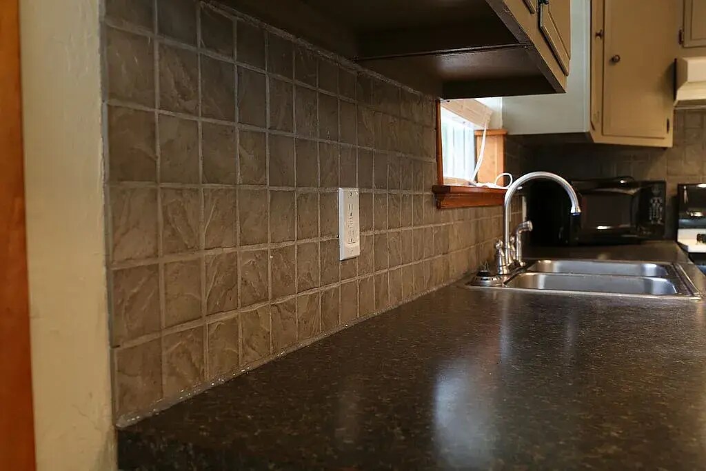 Clean and well kept - 801 S Hester St