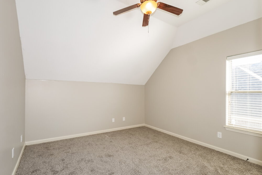 Building Photo - 15 Willow Springs Ln