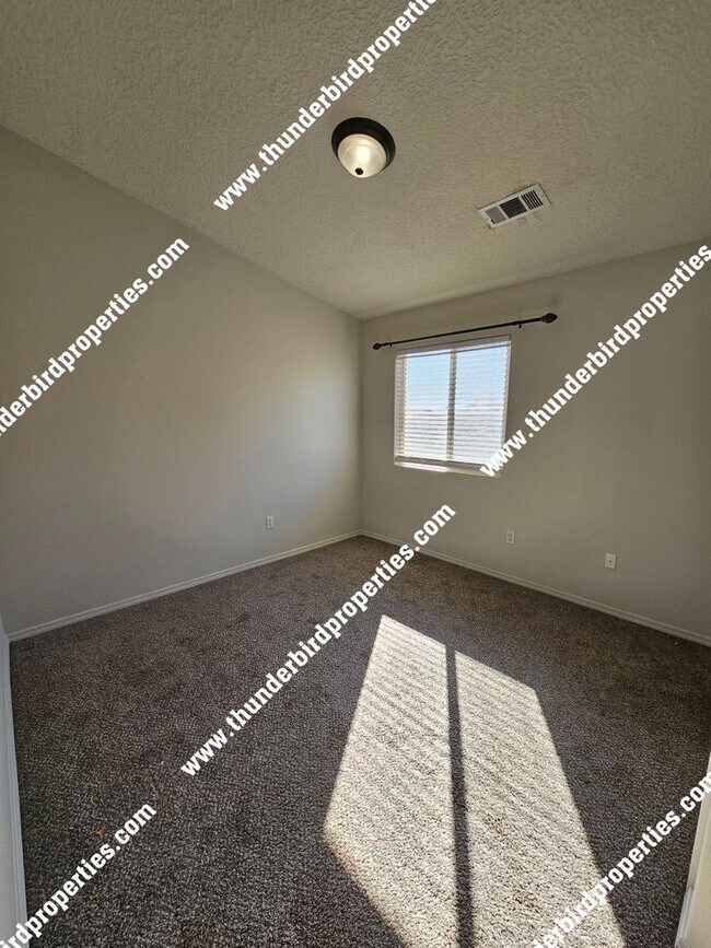 Building Photo - 4 Bedroom - 2.5 Bathroom - 2 car garage