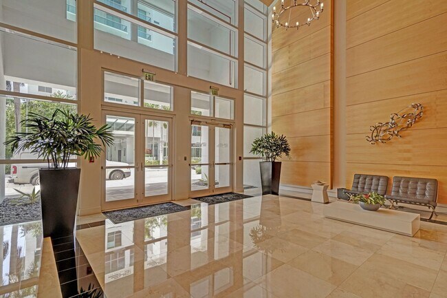 Building Photo - 1 bedroom and 1 bath condo located east side of Biscayne Blvd Miami Florida