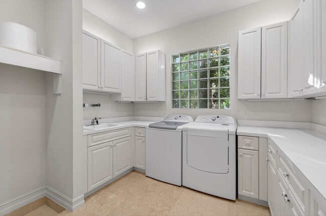 Building Photo - 331 Mizner Lake Estates Dr