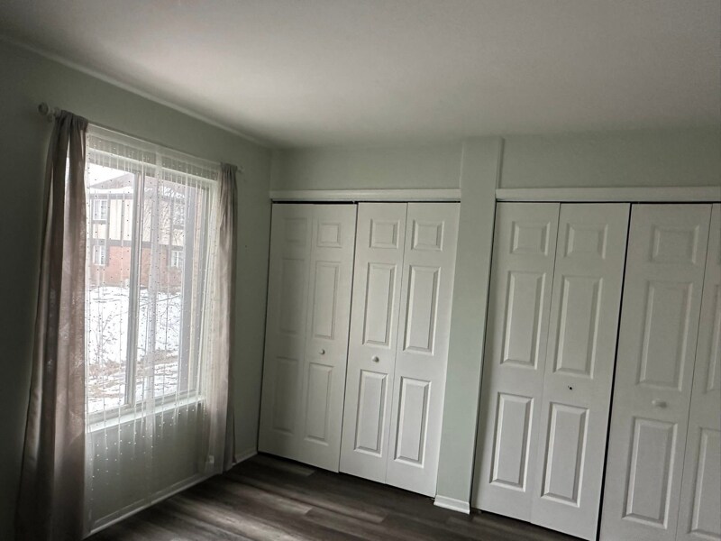 Building Photo - 6169 Knoll Wood Rd