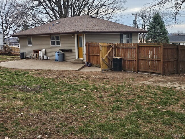 Building Photo - 206 Lake Ave