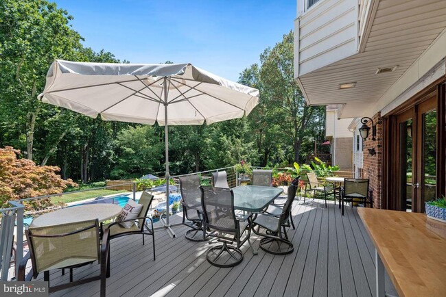Building Photo - 8121 Briar Creek Dr