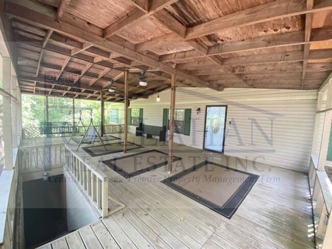 Building Photo - Ferndale 3 Bedroom Home