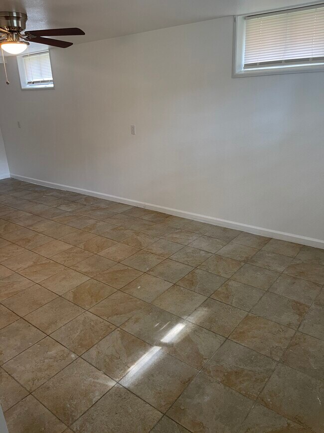 Building Photo - 843 Vine St