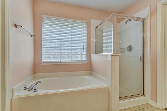 Building Photo - 2610 Braley Park Ln